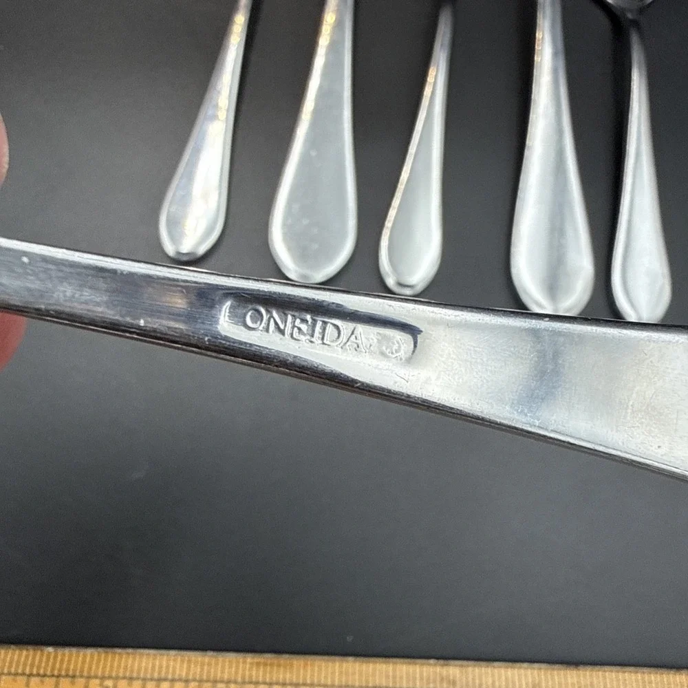 Oneida Icarus Glossy Stainless 3 Place Spoons 4 Teaspoons